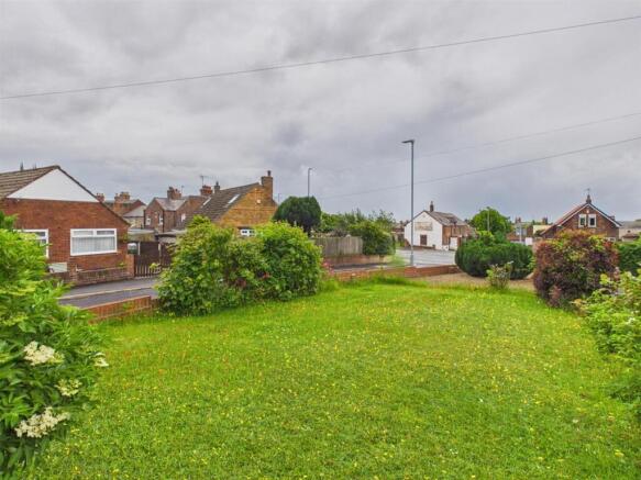 3 bed Semi-Detached for sale Image 10