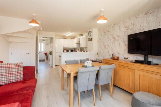 Kitchen/dining/living