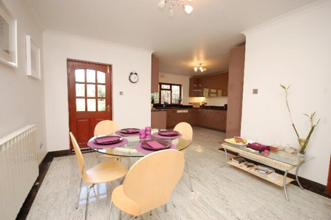 breakfast room