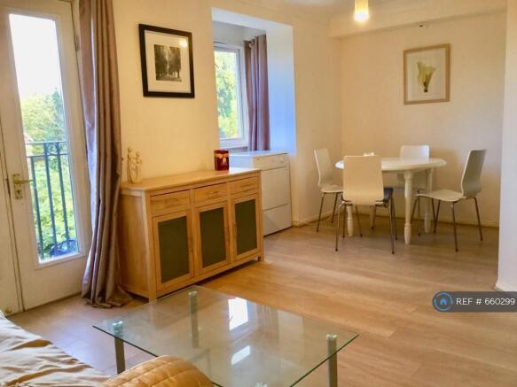 Bright Living/ Dinning Room  (2)