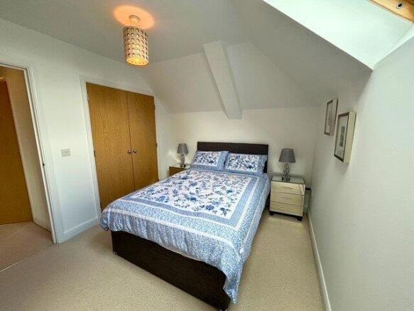 2 bed Apartment to rent Image 11