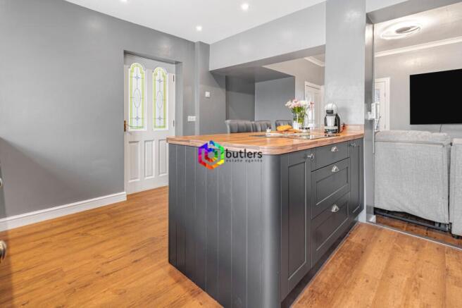 3 bed Semi-Detached for sale Image 7