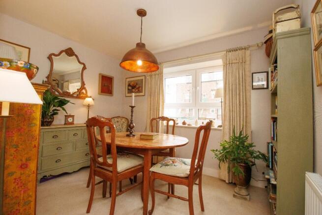3 bed Apartment for sale Image 6
