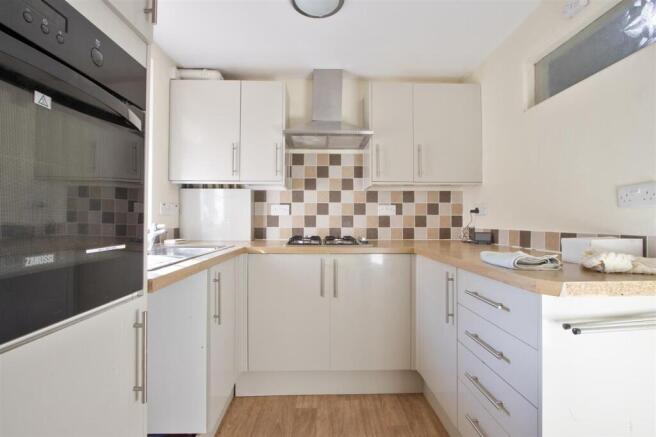 Glenthorne Close, Chesterfield, S40 photo 4