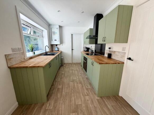 3 bed Semi-Detached for sale Image 4