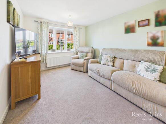 5 bed Detached for sale Image 4