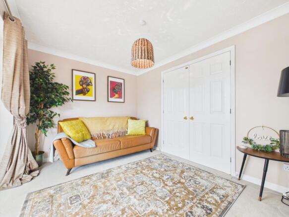 4 bed Detached for sale Image 10