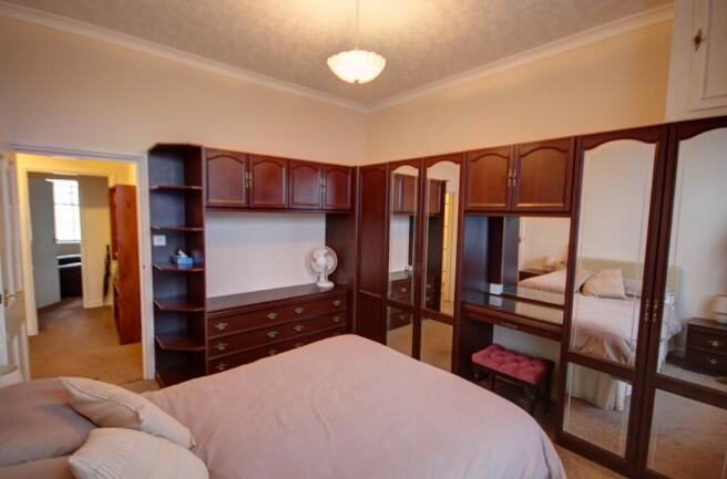 2 bed Apartment for sale Image 5