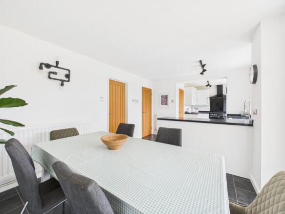 5. CAM04922G0-PR0087-STILL015