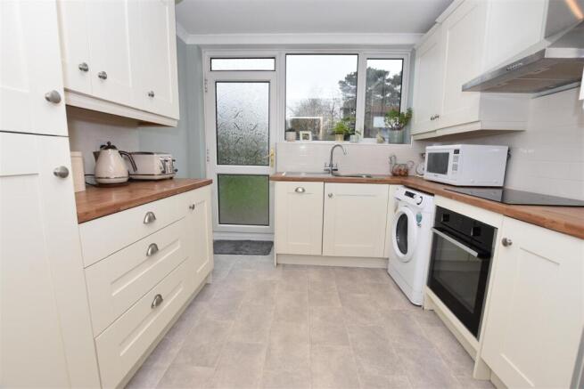 Kitchen.JPG