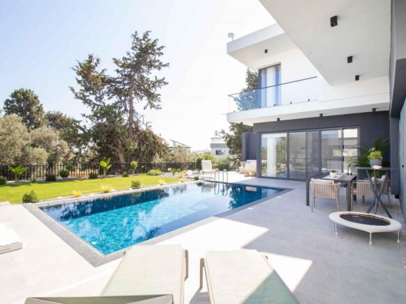 4-bedroom luxury resale villa + fully furnished + swimming pool + VRF system + Photovoltaic solar system + close to a municipal park Image 9999 2