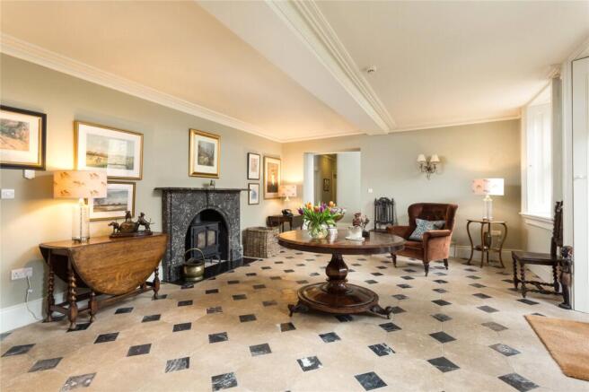 6 bed Detached for sale Image 2