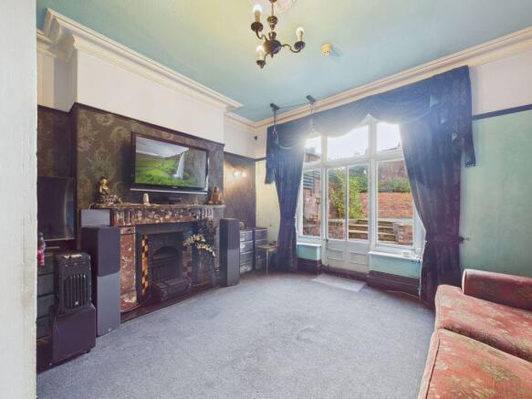 6 bed Semi-Detached for sale Image 4