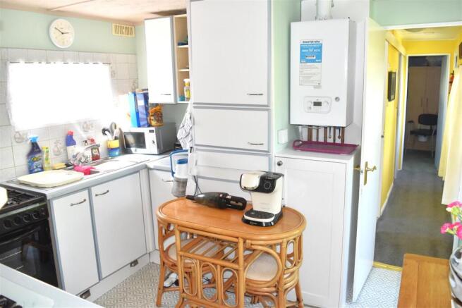 2 bed Park Home for sale Image 7