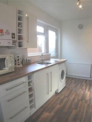 FITTED KITCHEN