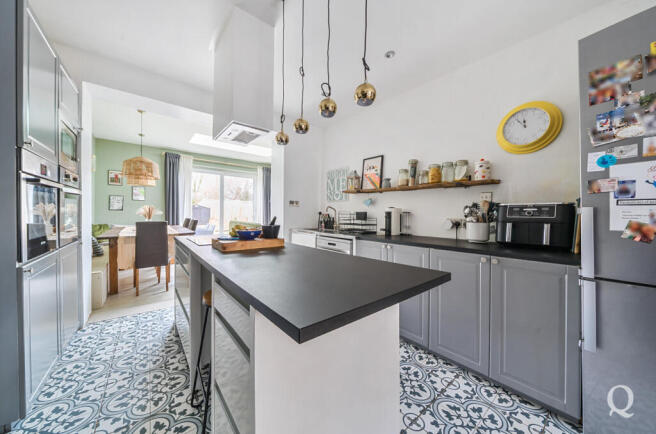 b9646f56-10f0-4c5...