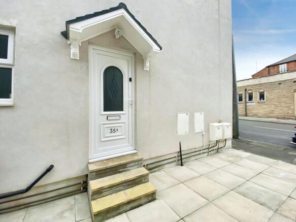 2 bed Flat to rent Image 11