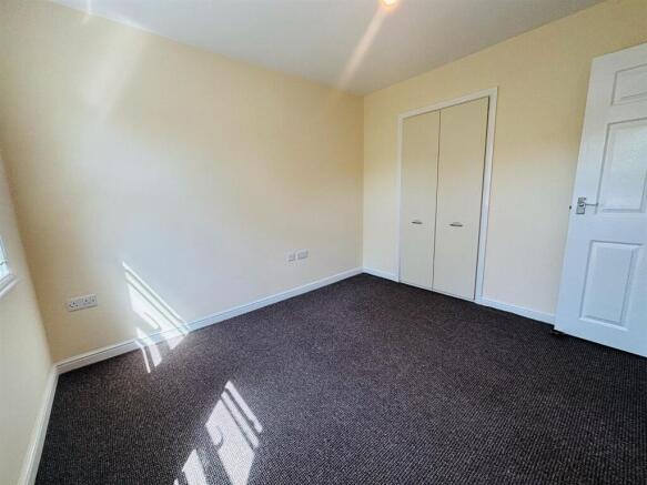 2 bed Flat for sale Image 8