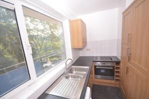 Flat 17, Roundell House Kingswood Estate, Bowen Drive, London SE21 8QD