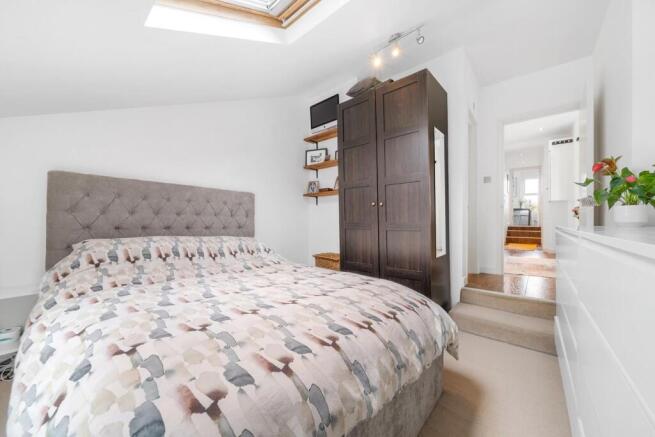 Bedroom 1 (3).jpg