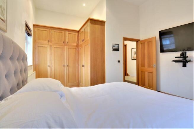 Bedroom 1 (Double)