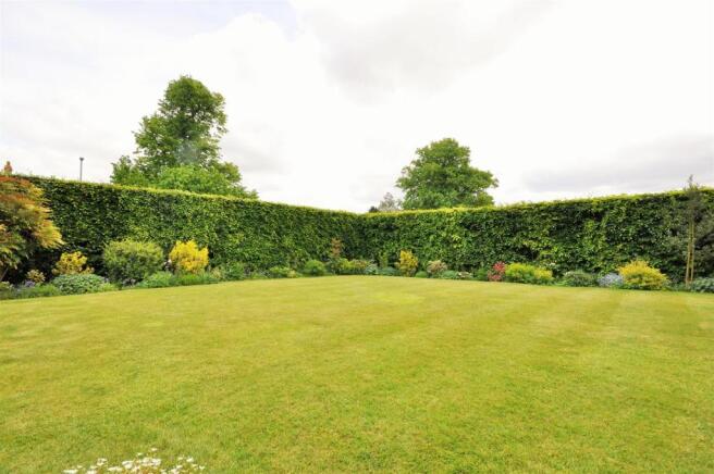 FRONT GARDEN