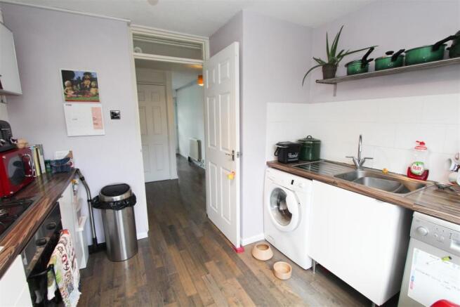 kitchen 2.jpg