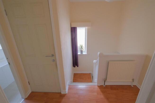 3 bed Semi-Detached for sale Image 12