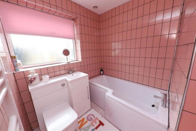 2 bed Semi-Detached Bungalow for sale Image 10