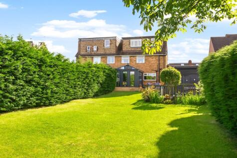 Arthurs Avenue, Harrogate, HG2