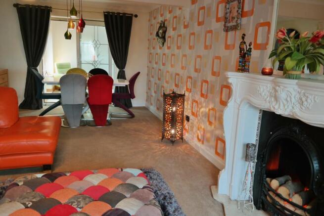 Lounge/Dining Room