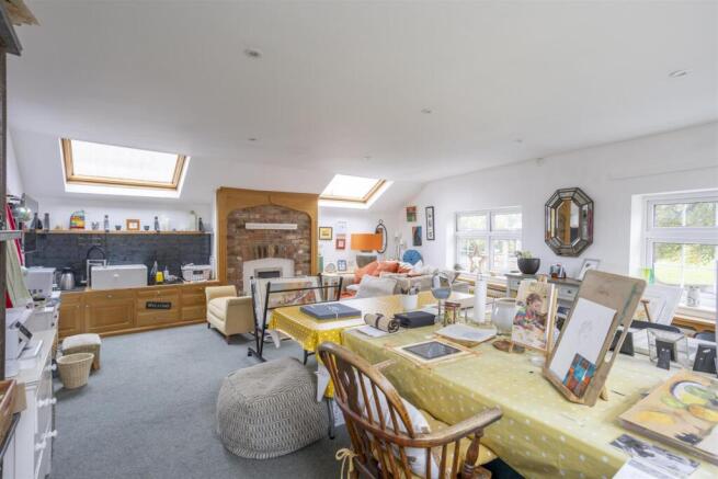 3 bed Detached for sale Image 10
