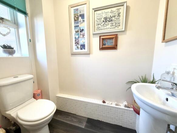4 bed Town House for sale Image 7
