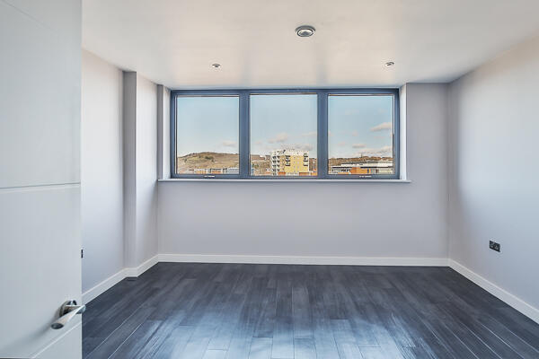 2 bed Apartment to rent Image 7