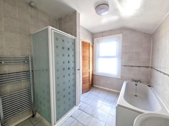 4 bed Terraced for sale Image 5