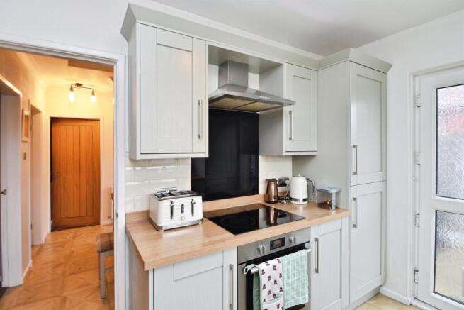 2 bed Semi-Detached for sale Image 2