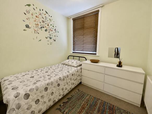 3 bed House to rent Image 10