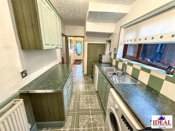 3 bed Semi-Detached for sale Image 9