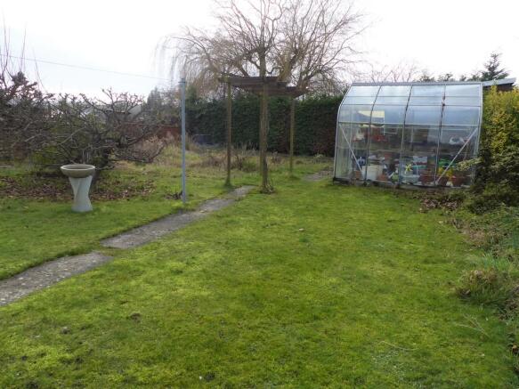 Green house and g...