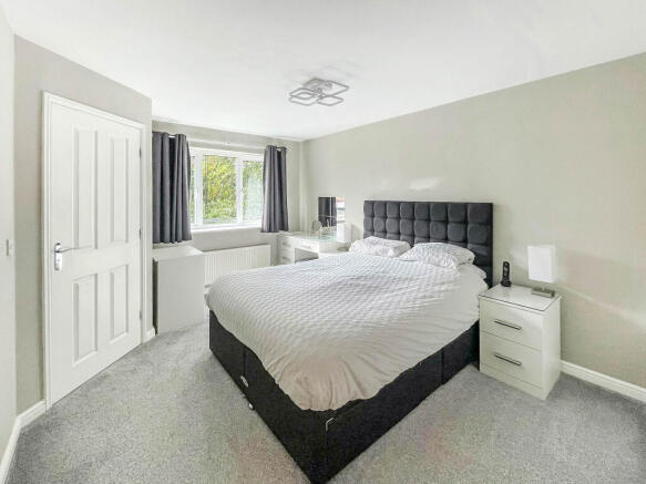 4 bed Detached for sale Image 11