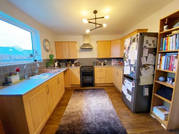 Kitchen 2.jpg