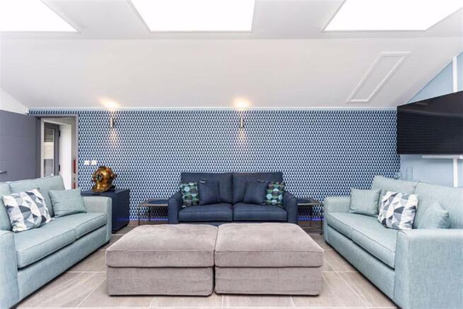 LIVING ROOM AREA