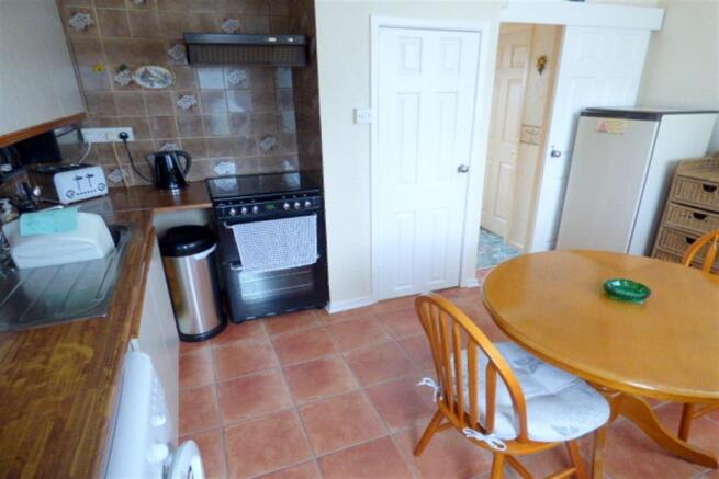 Kitchen b