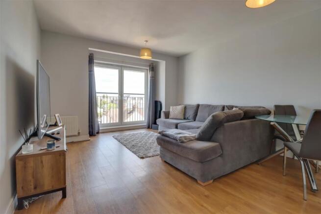 FLAT 28 RIVERVIEW-5.jpg
