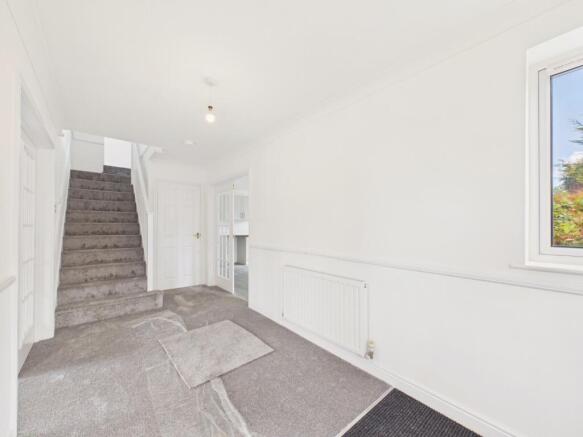 5 bed Detached for sale Image 8