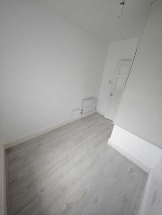 3 bed Semi-Detached to rent Image 7