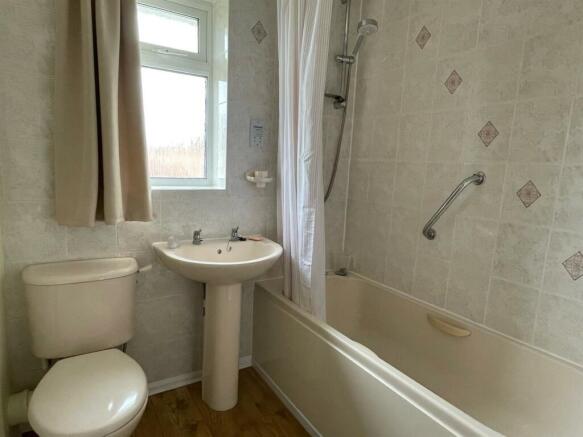 Bathroom.jpg