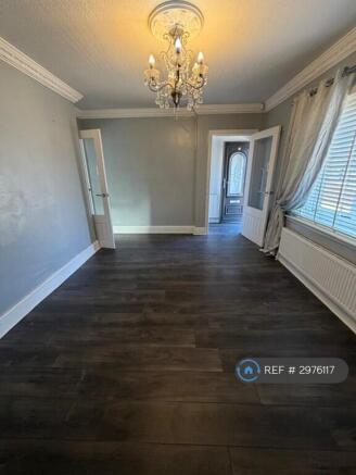 3 bed Semi-Detached to rent Image 5