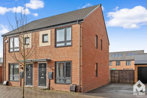 13, Amberoid Drive, Bishops Cleeve, Cheltenham GL52 7ZX