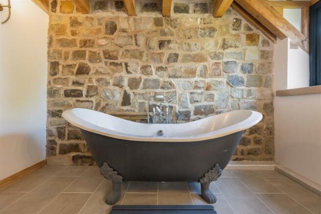 Overfield Lodge Bathroom-4.jpg